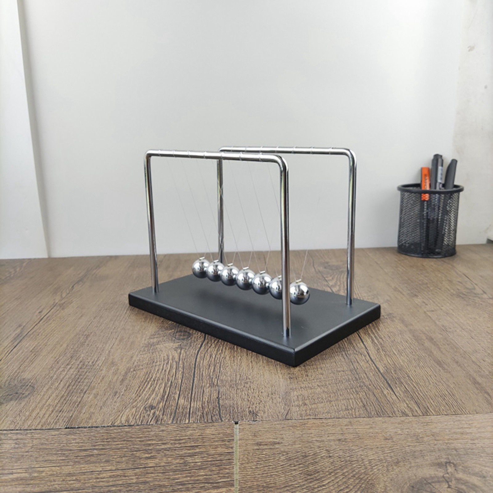 Newton Cradle Large - 7 kulek Mechanik Krzywa Wahadło Newtona