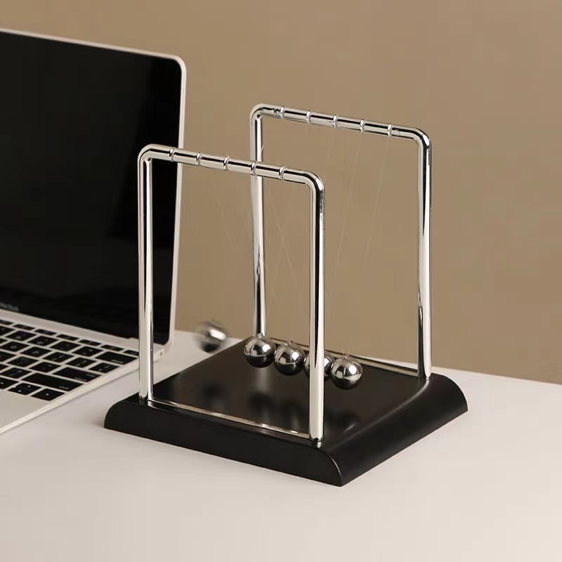 Newton wahadłowe kulki balansu – Newton Cradle Large recenzja i cena