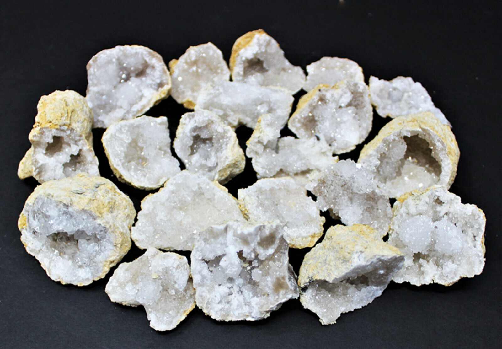 Duże, nieotwarte pudełko upomi – Geode Crystal Break recenzja i cena